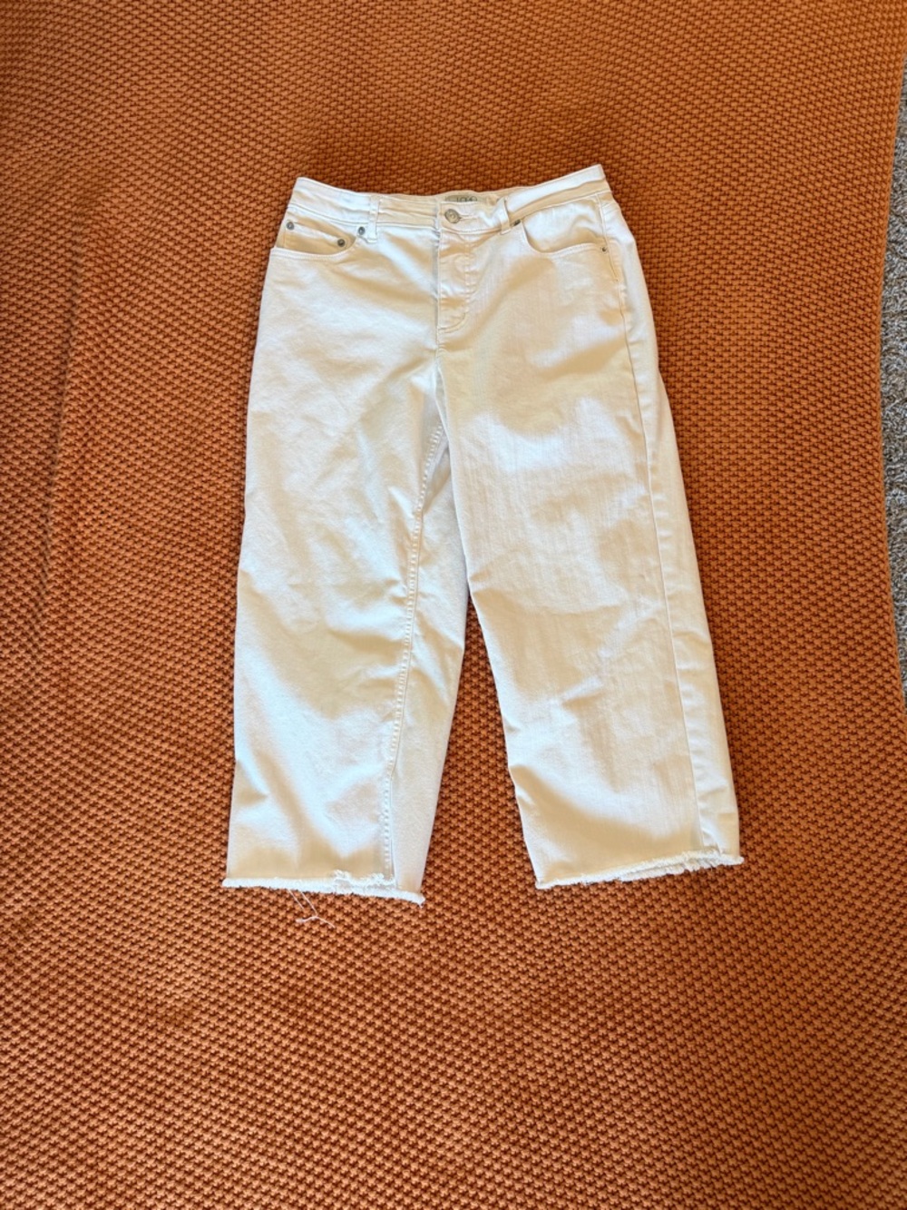 Women’s Cream Wide-Leg Jeans - Picture 3 of 5
